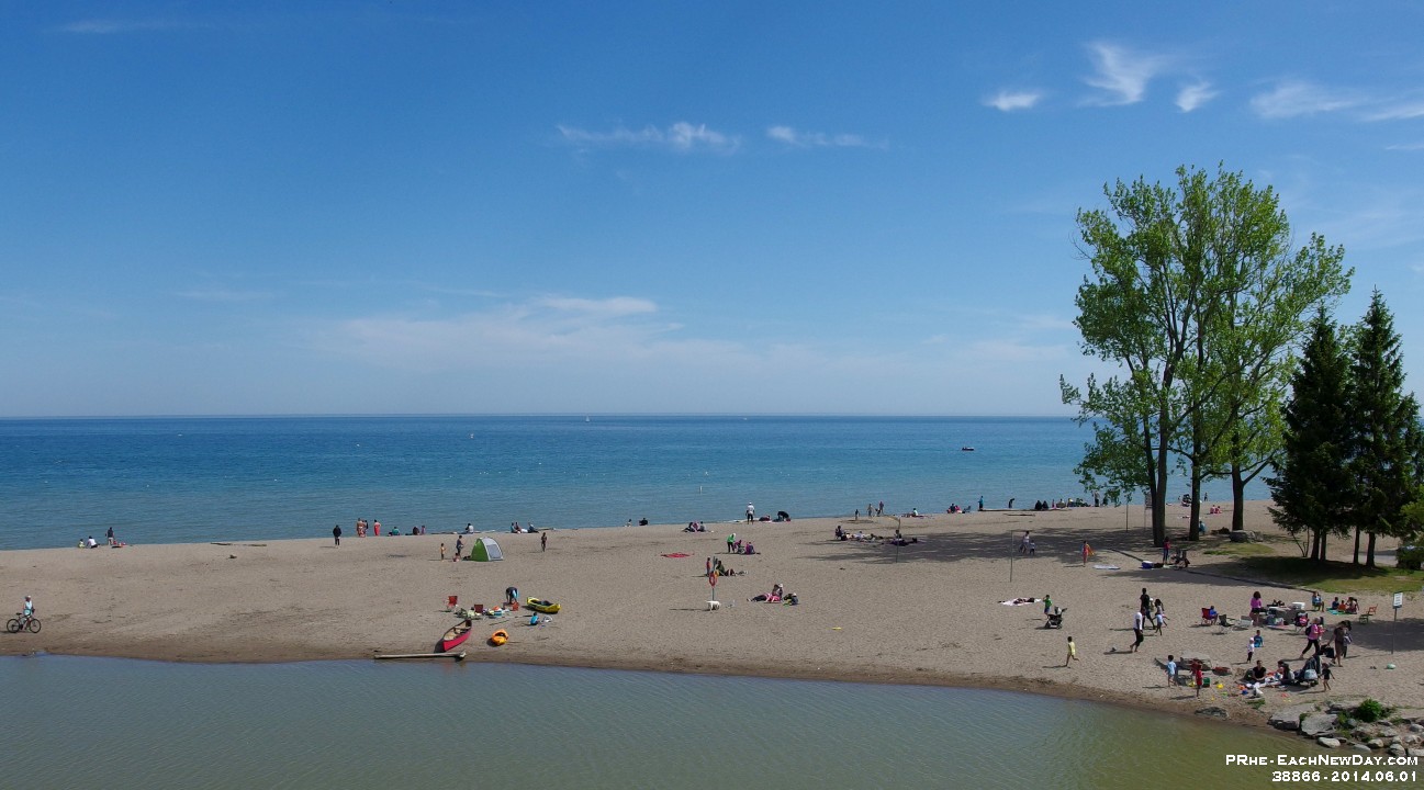 38866RoCrLe - Biking with Beth along the Waterfront Trail, from Petticoat Creek